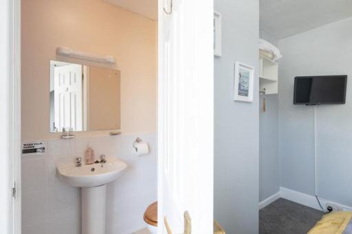 Bridgeside Guest House Looe Bagian luar foto